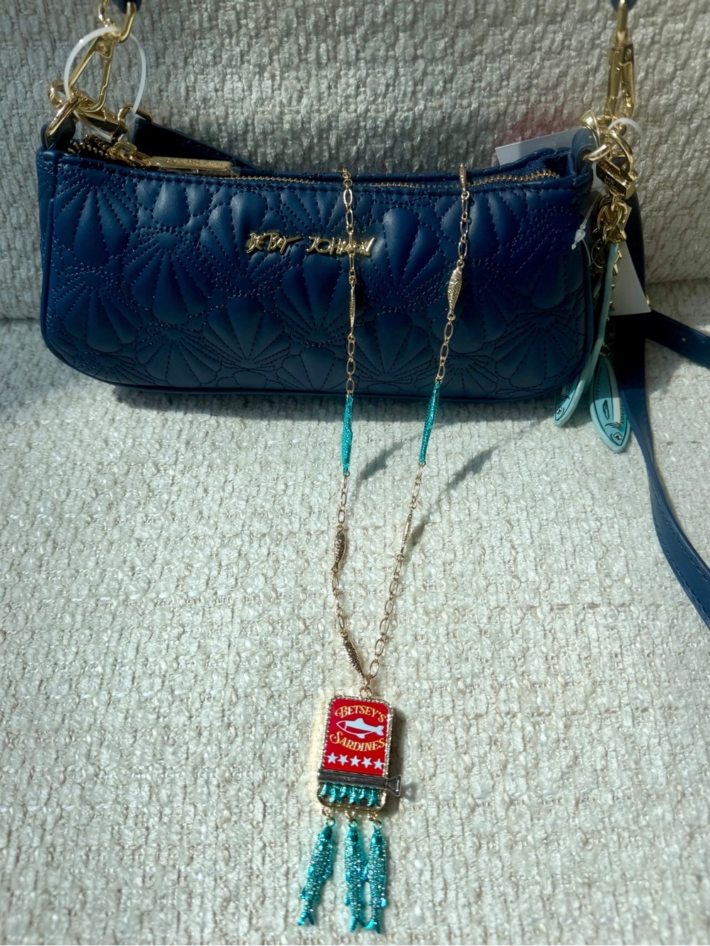 Betsey Johnson XOMINNY Shell Yeah Shoulder Bag Sardine Necklace Set Coastal NWT - Picture 16 of 16